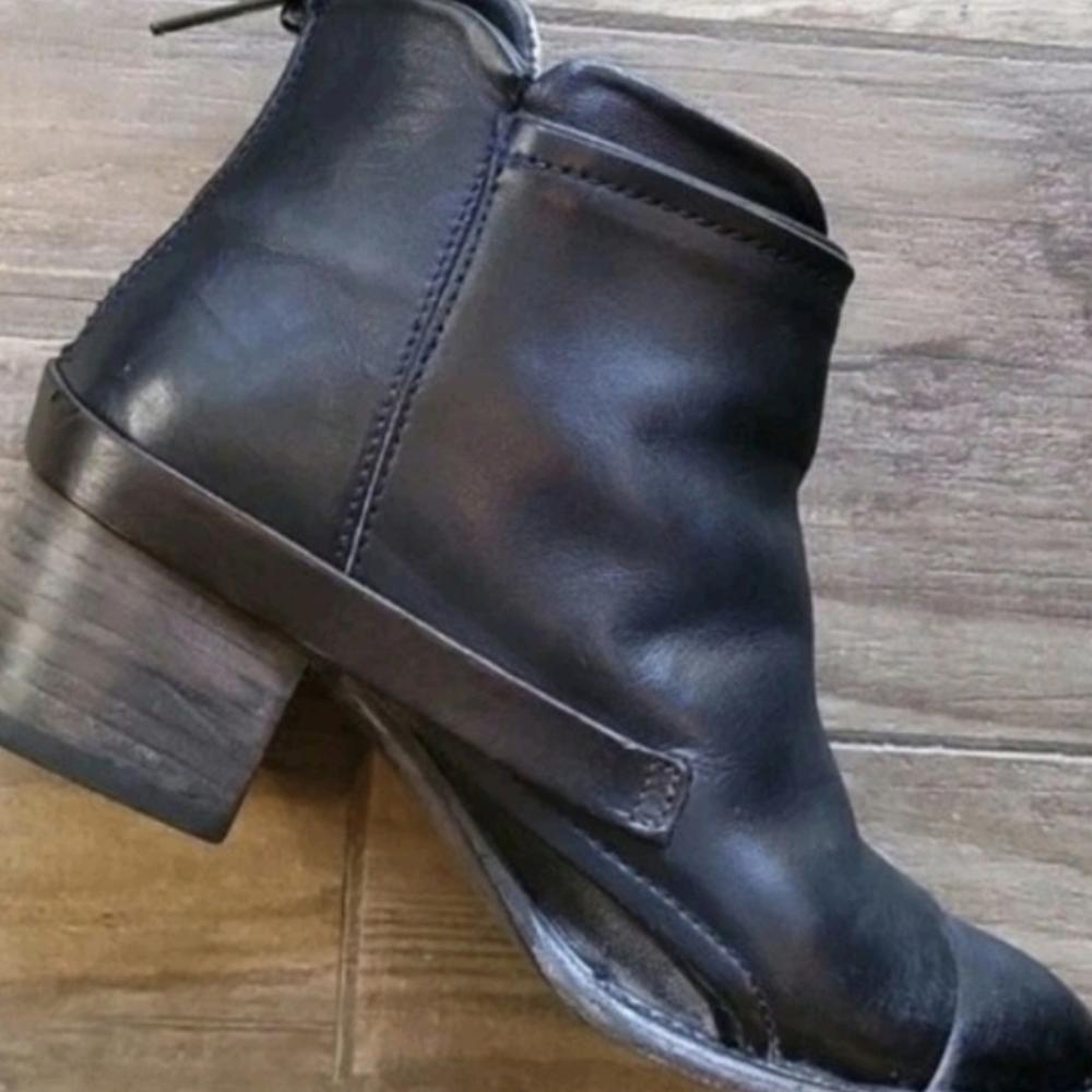 Freebird Circe Buckle Detail Leather Heeled Booties in Black/Brown, Size 7 - Picture 9 of 14